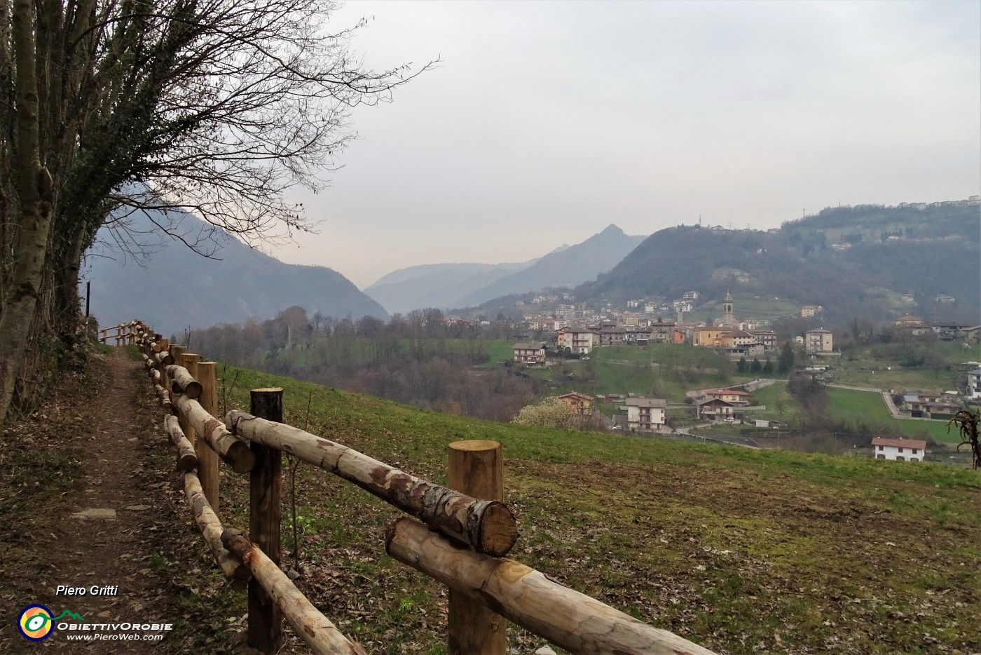 81 Dal  Sentiero delle castagne vista verso Endenna.JPG